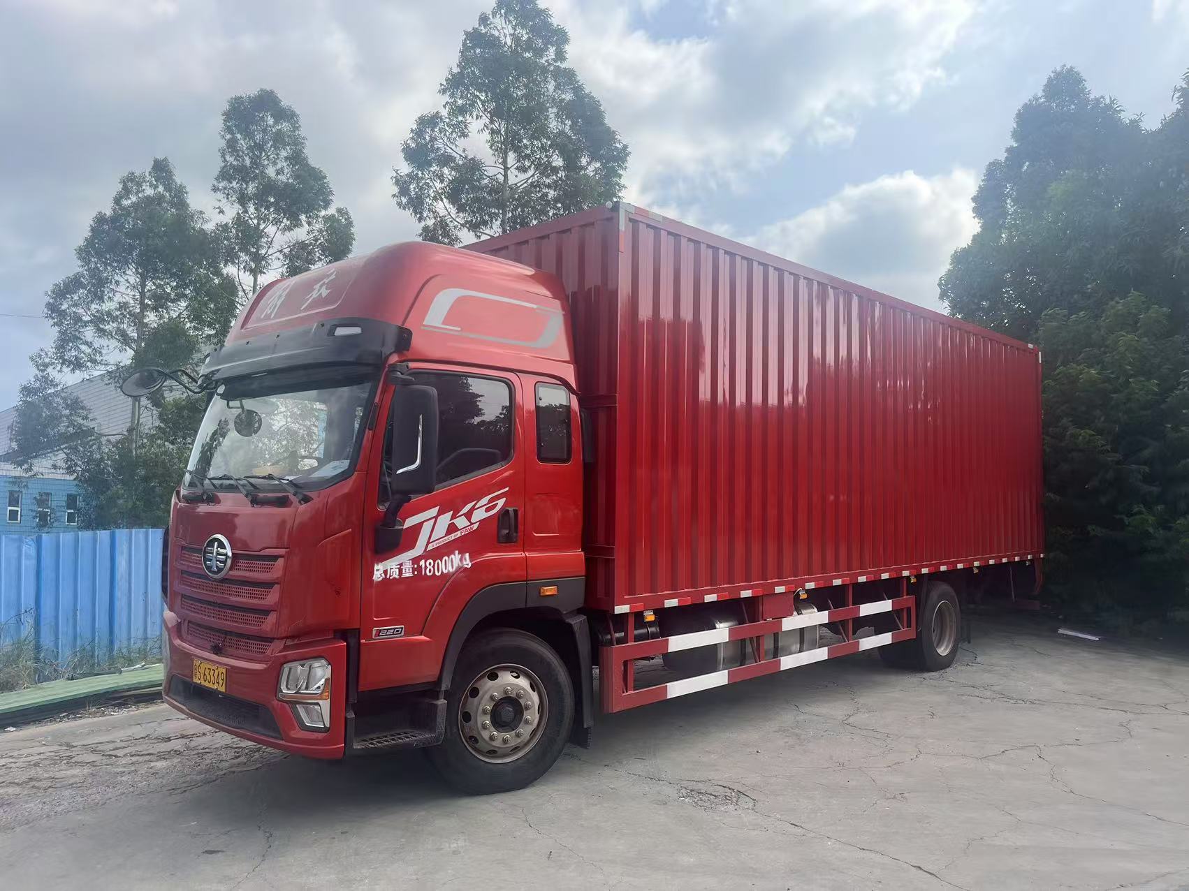 天譽(yù)運(yùn)輸車